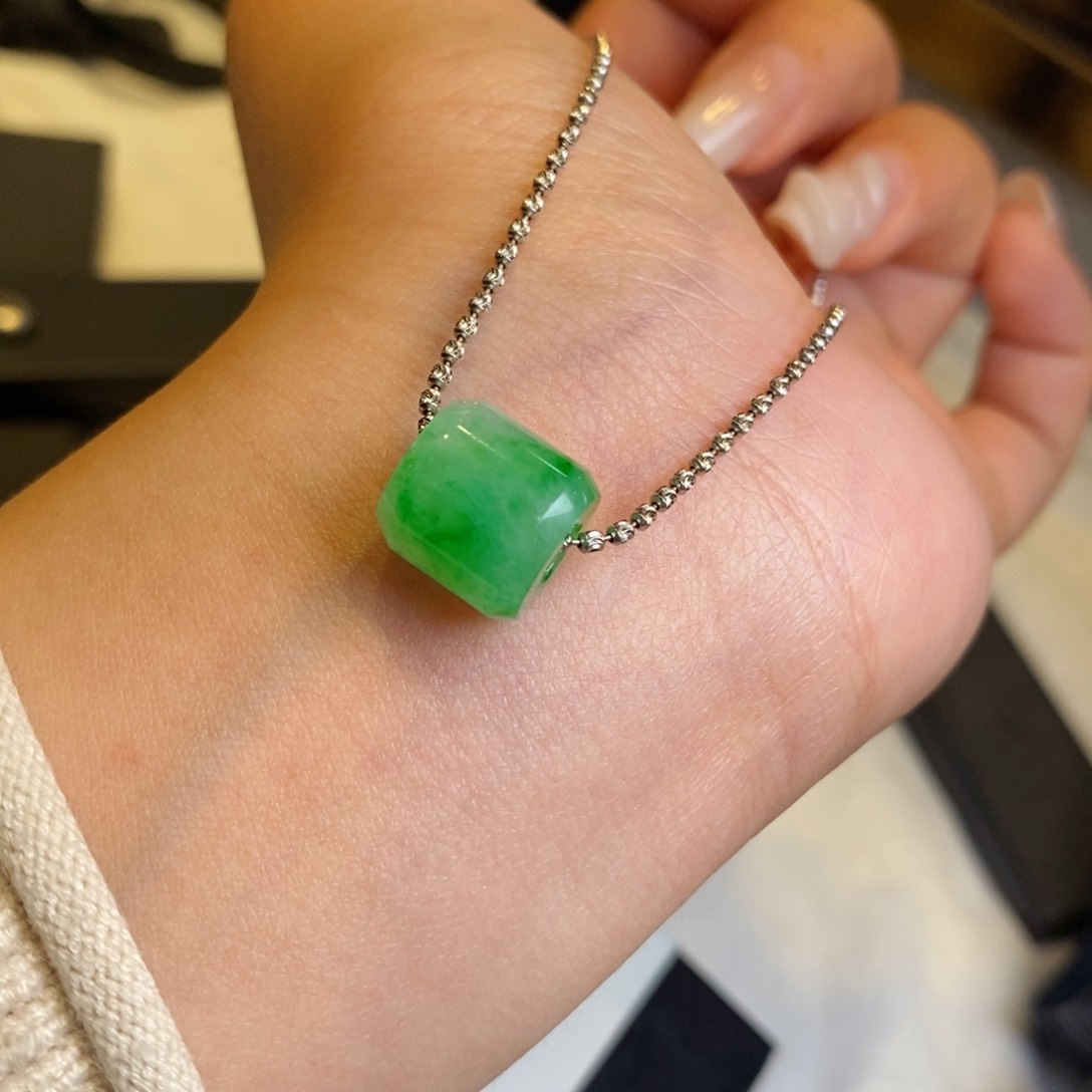 翡翠吊坠(不含链)未镶嵌裸石路路通