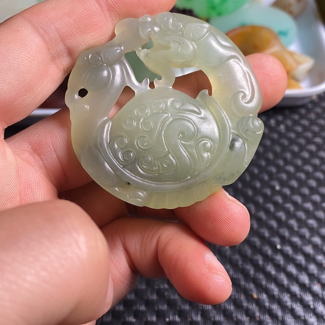 岫岩老玉（透闪石质玉）未镶嵌珠宝奇石