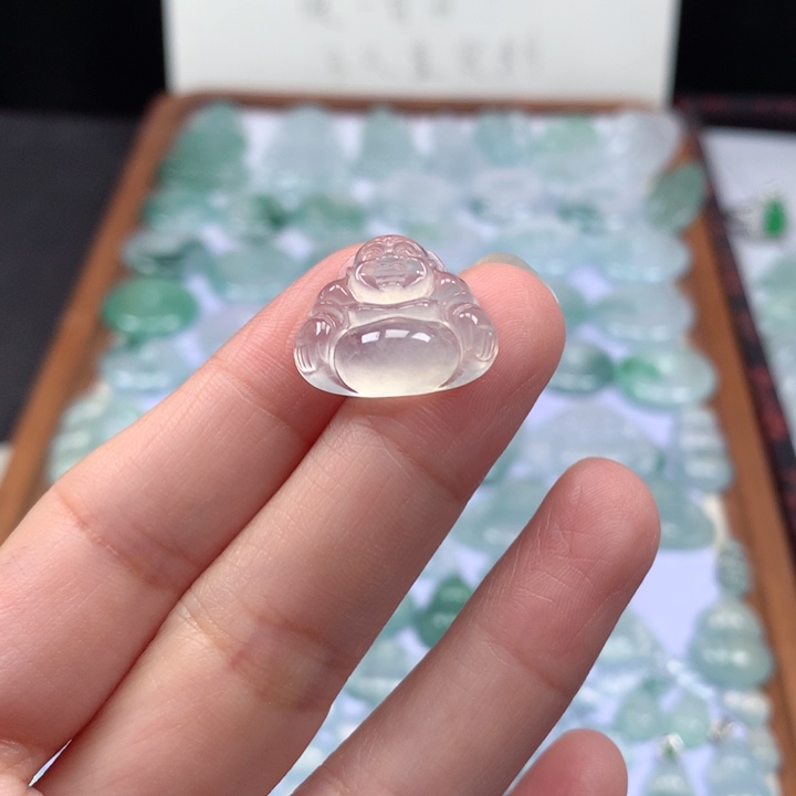 颈饰未镶嵌翡翠高冰佛公