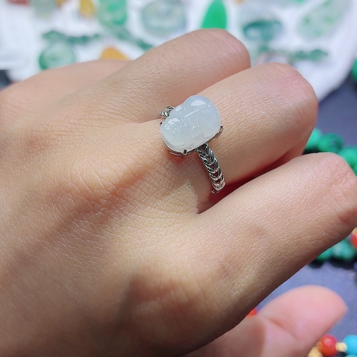 翡翠未镶嵌戒指戒指