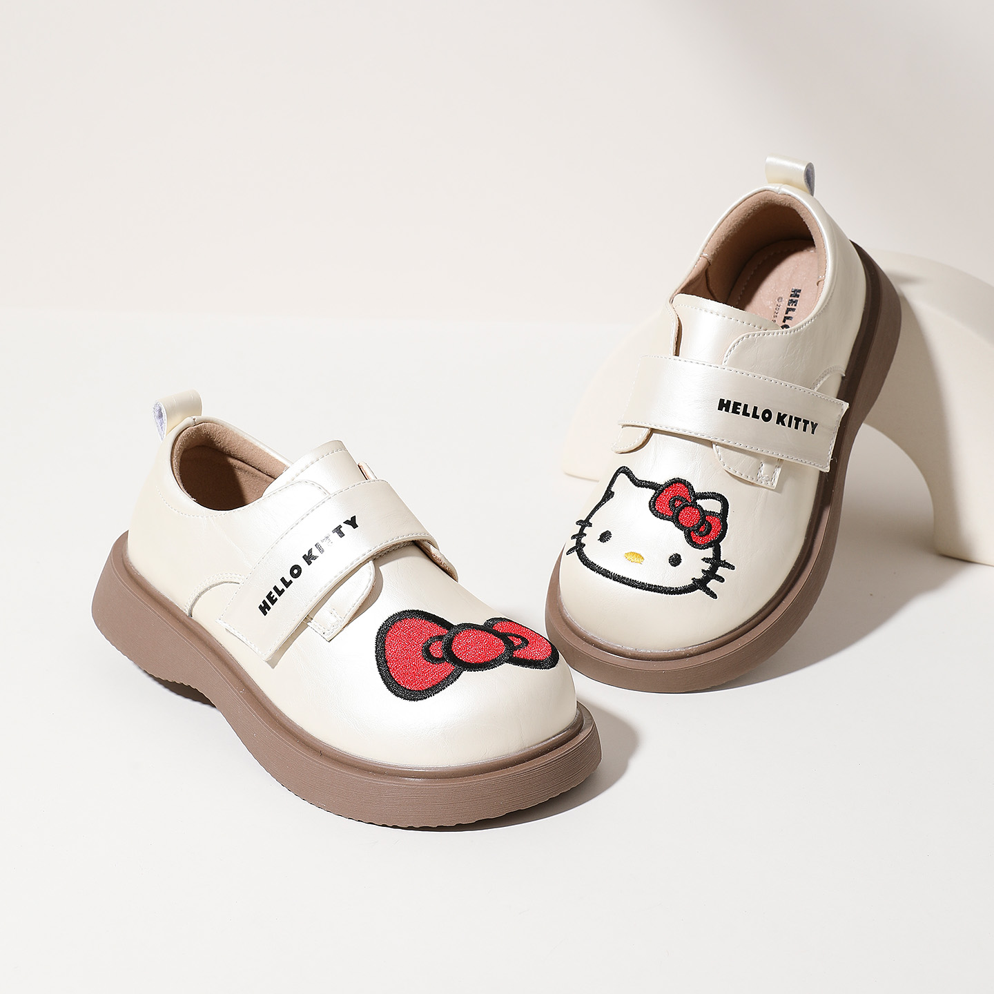 HELLO KITTY/凯蒂猫女童小皮鞋时尚百搭秋季公主鞋儿童休闲软底