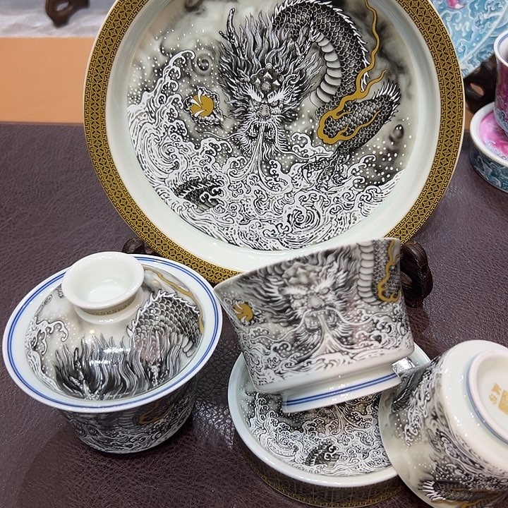 摆件景德镇陶瓷研究所工作的