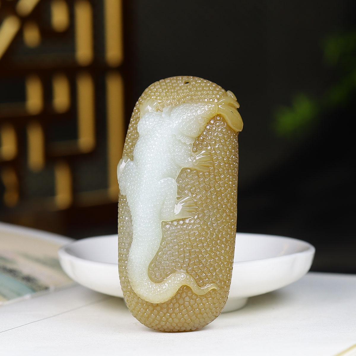 122568和田玉糖白玉蜥蜴把件
