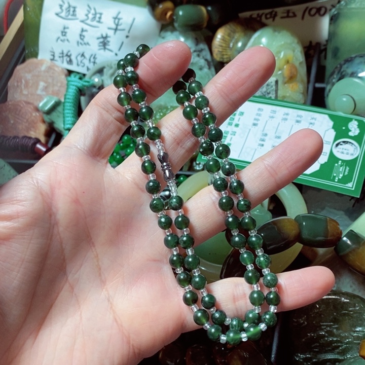 蛇纹石玉颈饰未镶嵌