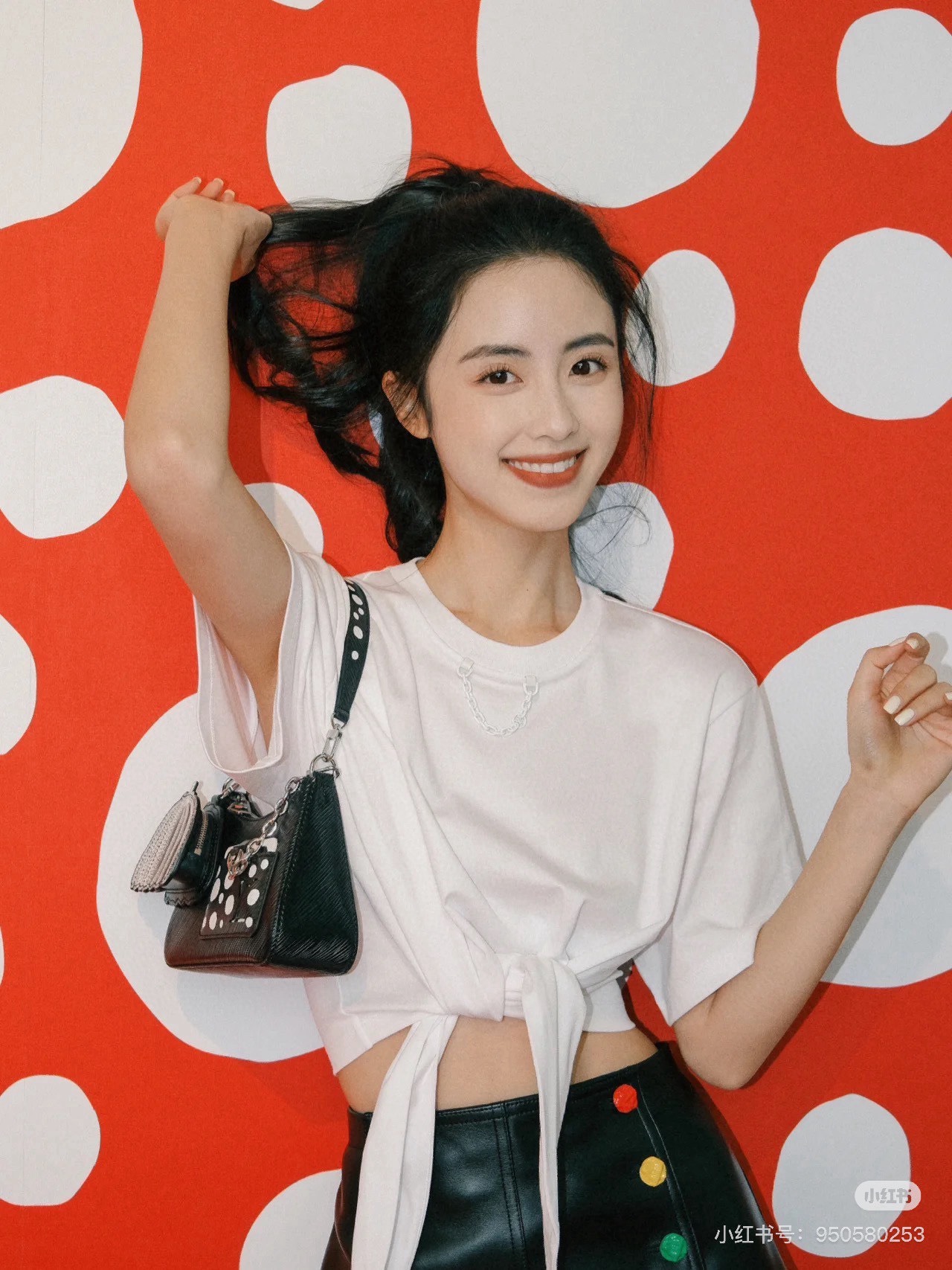 99新 LouisVuitton/路易威登 葡萄籽奢潮/兔耳朵链条白色T恤/M