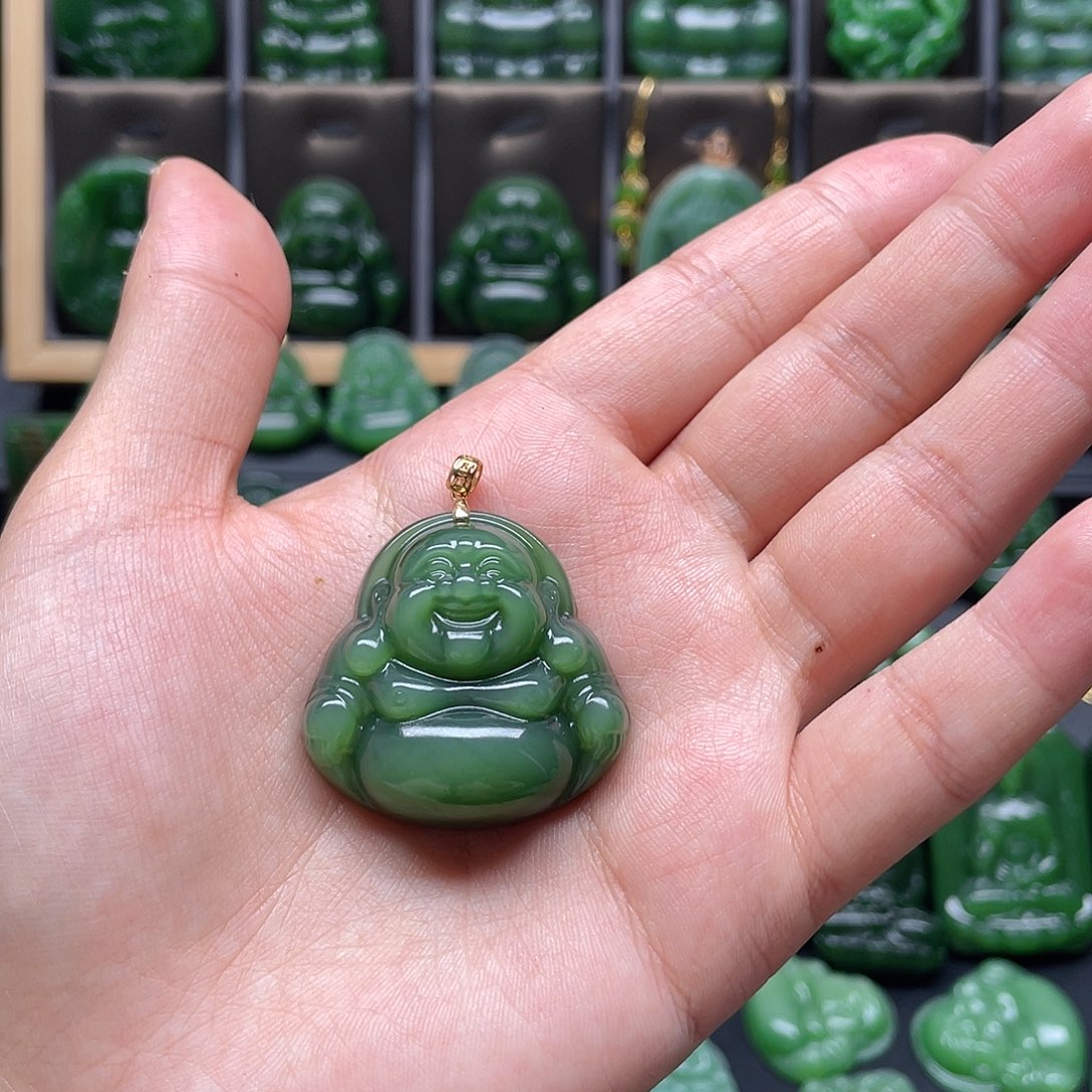 和田玉吊坠18K金镶嵌山*木