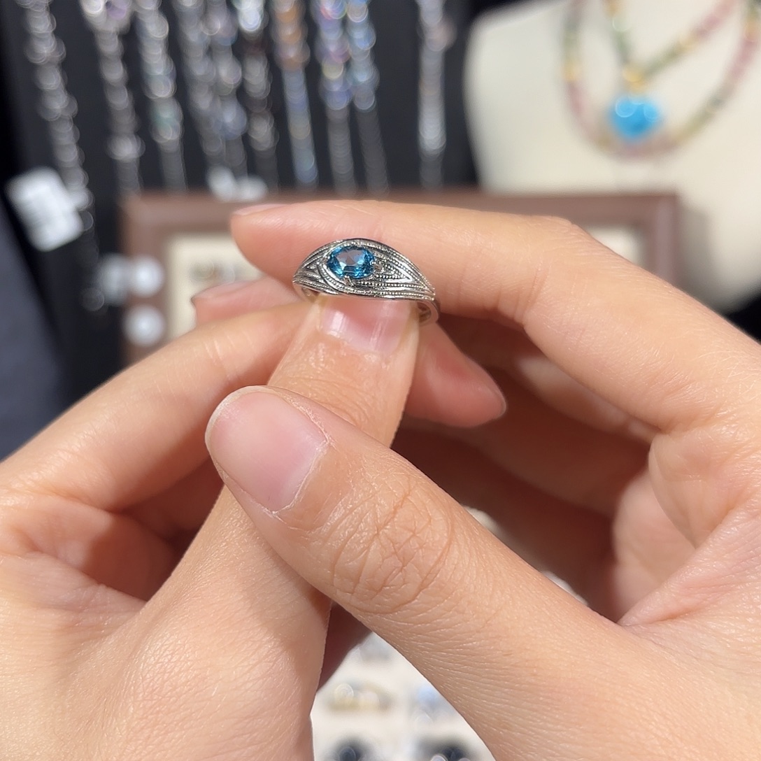 白***青银S925镶嵌烟晶戒指