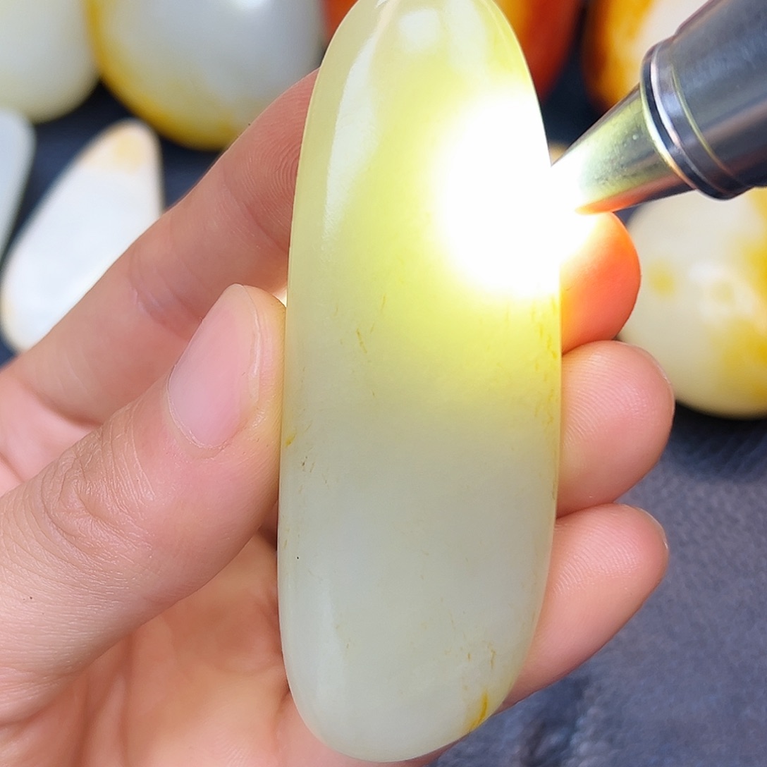 和田玉未镶嵌珠宝奇石