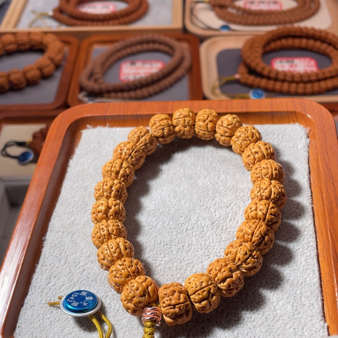 金刚菩提吊坠爆肉梅花15