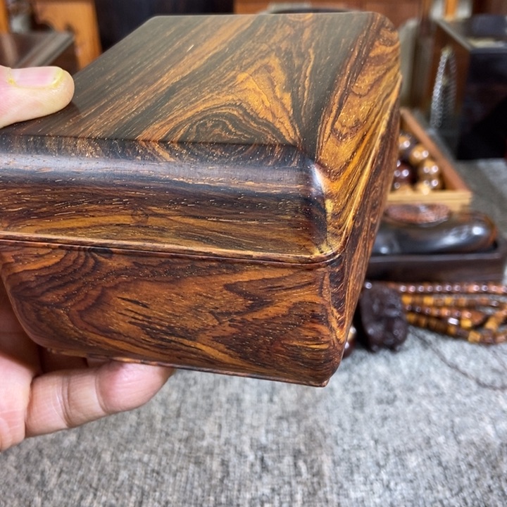 贡木红酸枝微凹面包盒