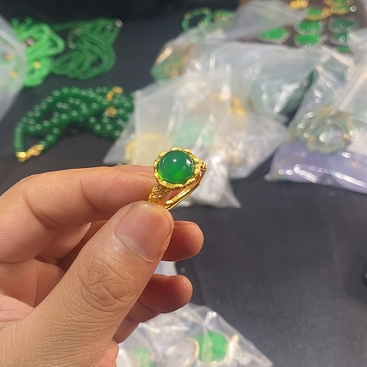 翡翠颈饰未镶嵌价格