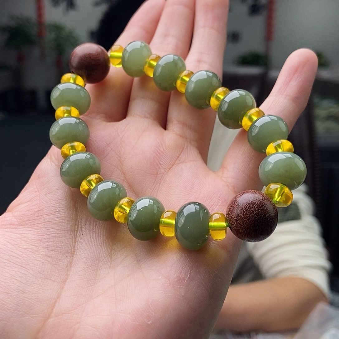 和田玉颜色多样性发拍一发一未镶嵌