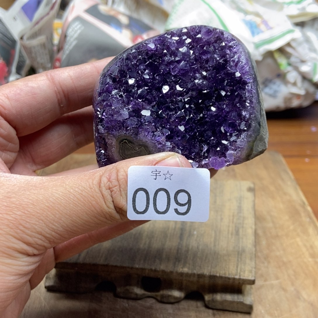紫晶天然水晶摆件未镶嵌