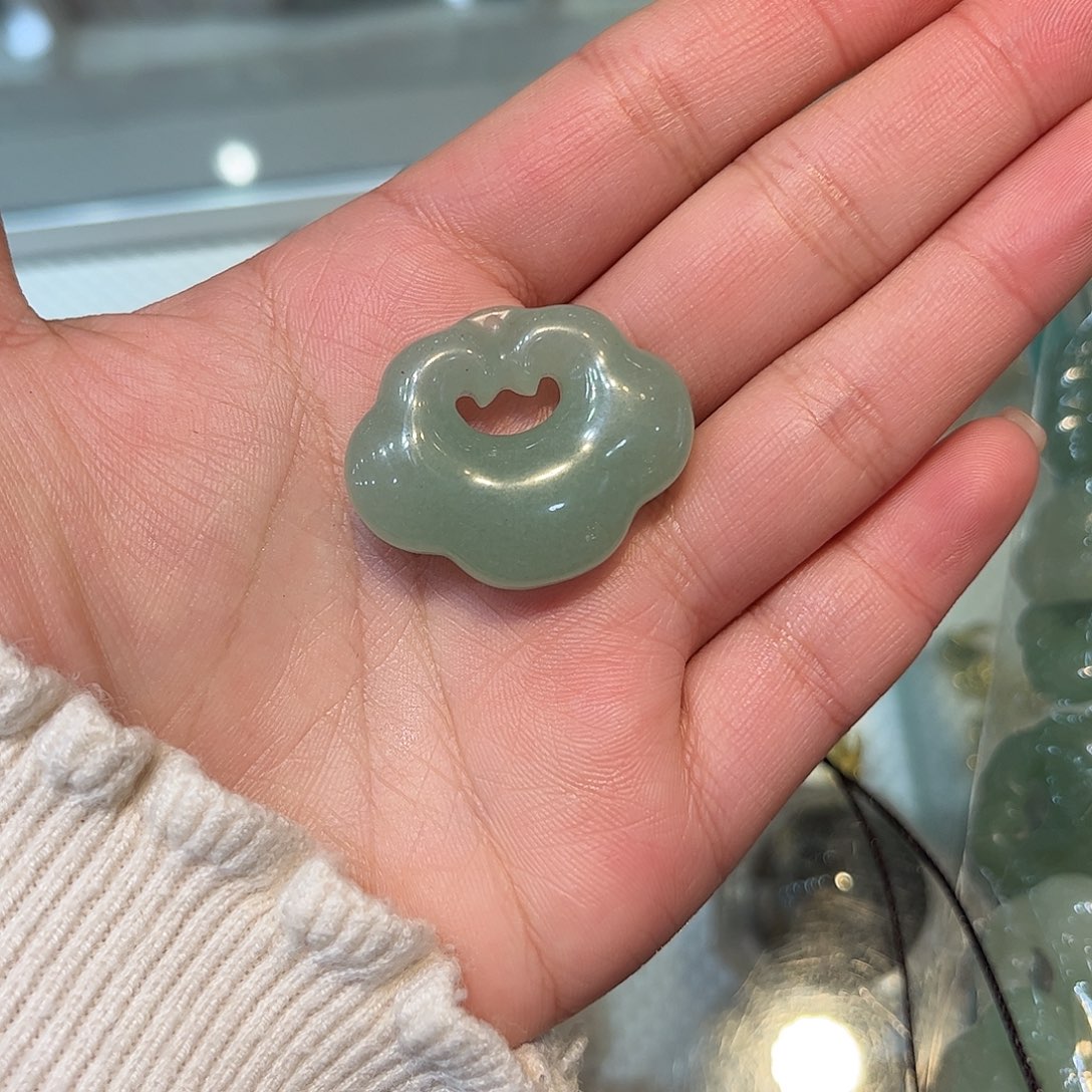 未镶嵌东陵石颈饰欢*大祥云锁