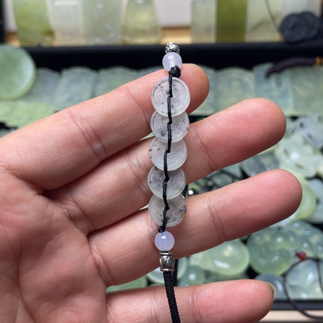 未镶嵌蛇纹石玉颈饰变***婆