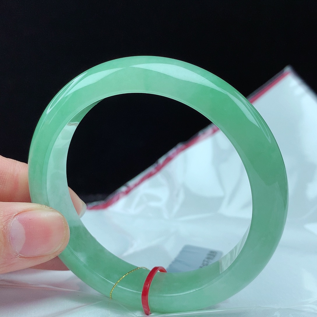 翡翠手镯未镶嵌55圈3964