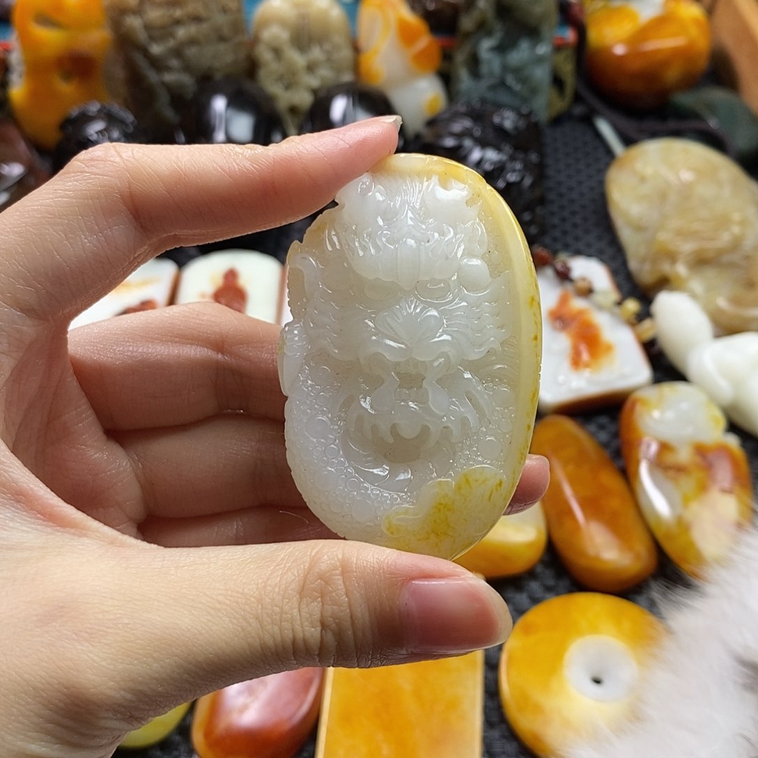 和田玉未镶嵌把件黑*?