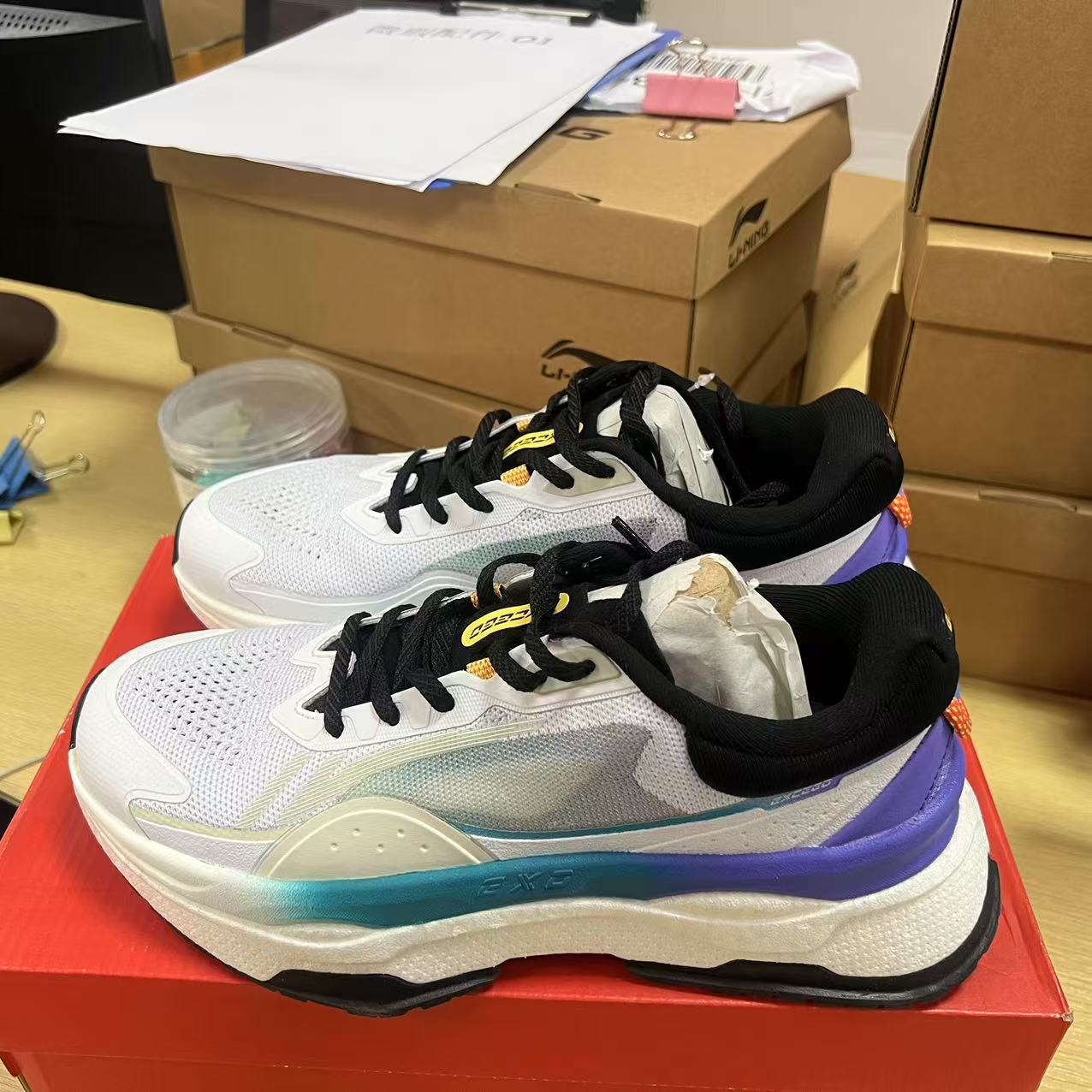 《B品直播以展示为主》鞋面脏色差-李宁男子运动鞋AGLT091-5