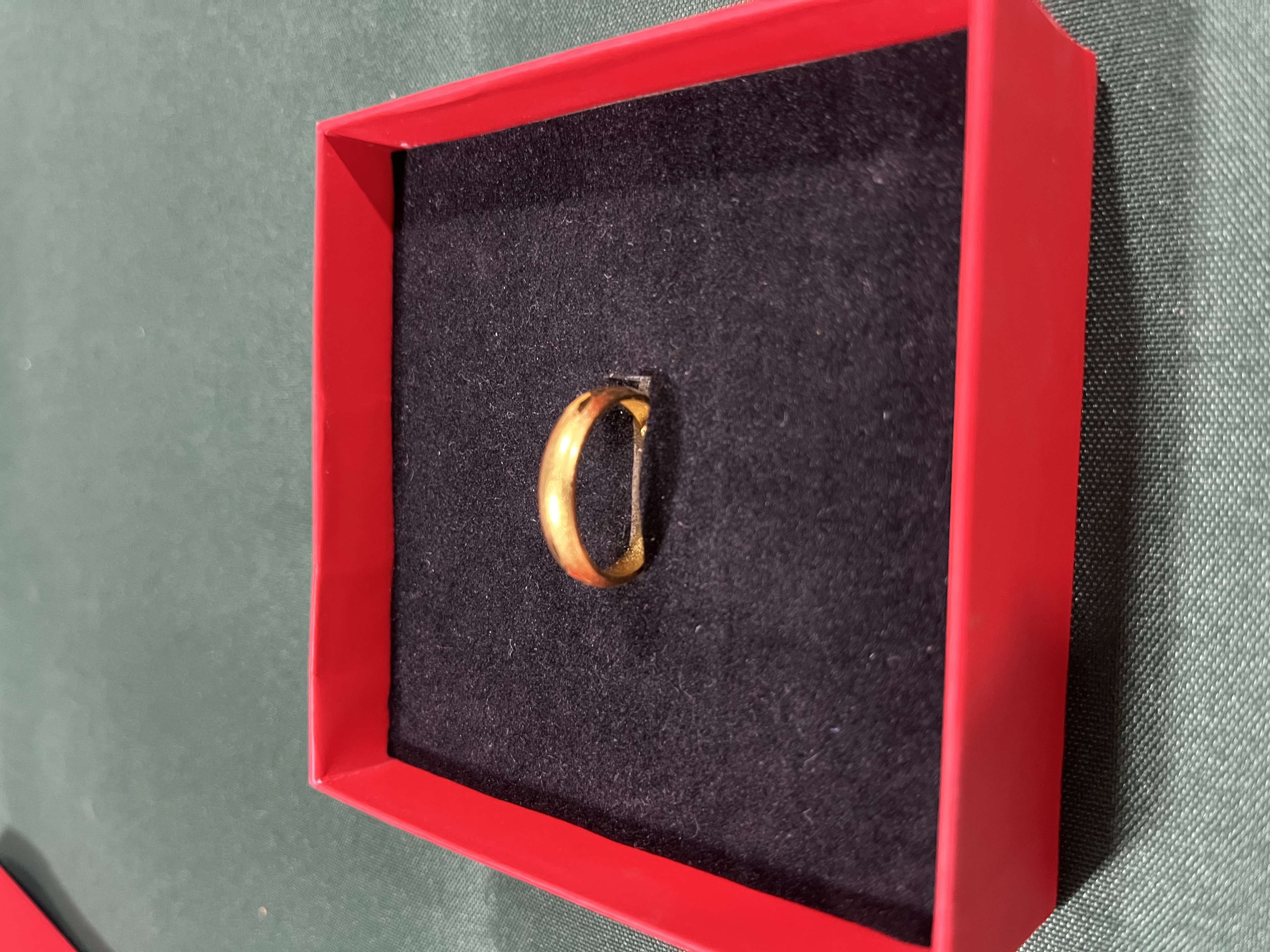 A610时尚百搭 金色精工斜纹戒指