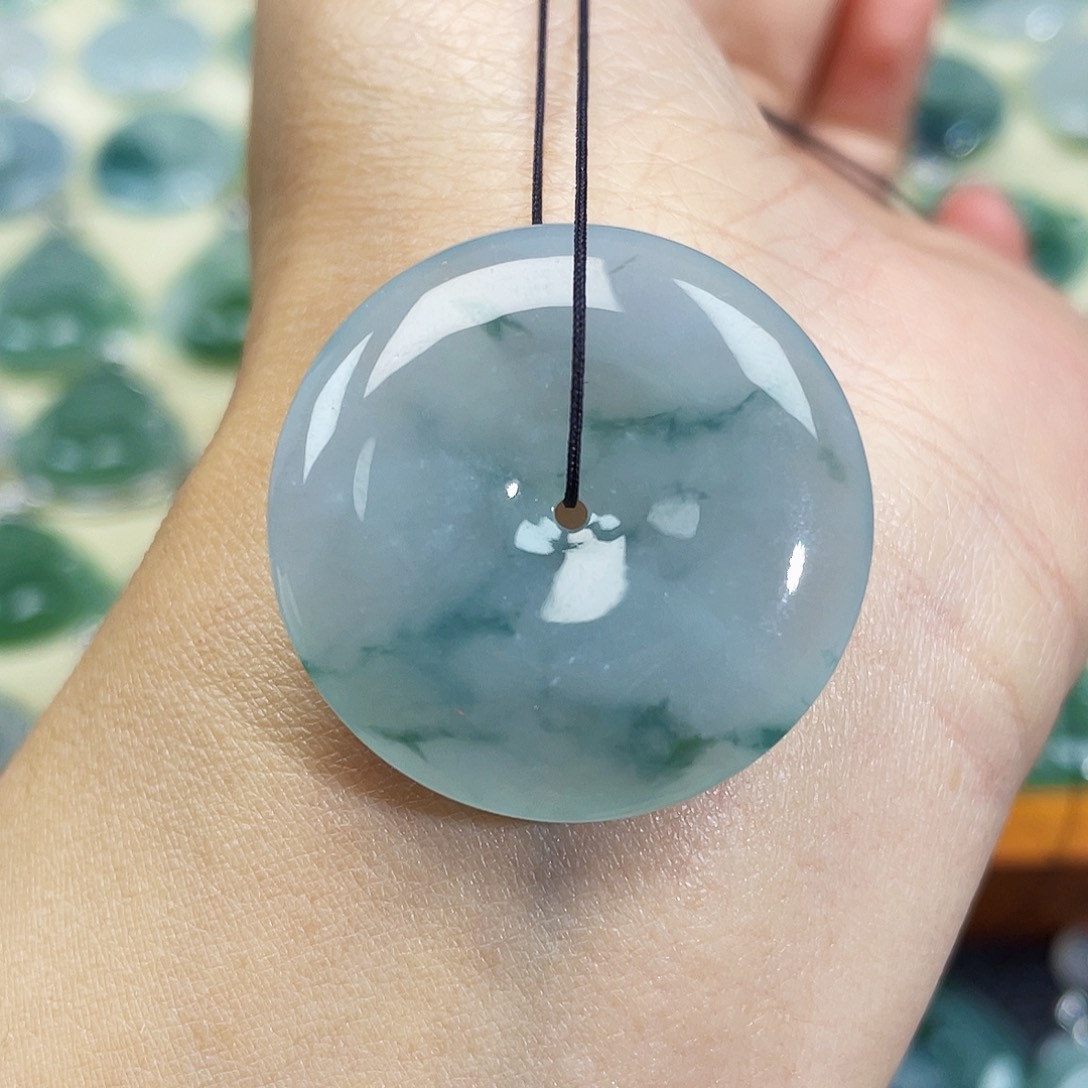 翡翠颈饰未镶嵌吊坠