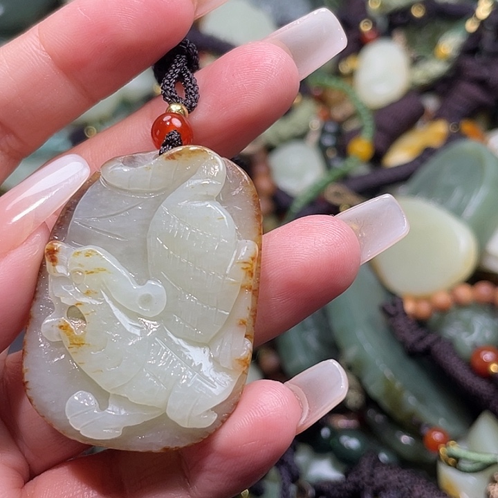 和田玉未镶嵌颈饰