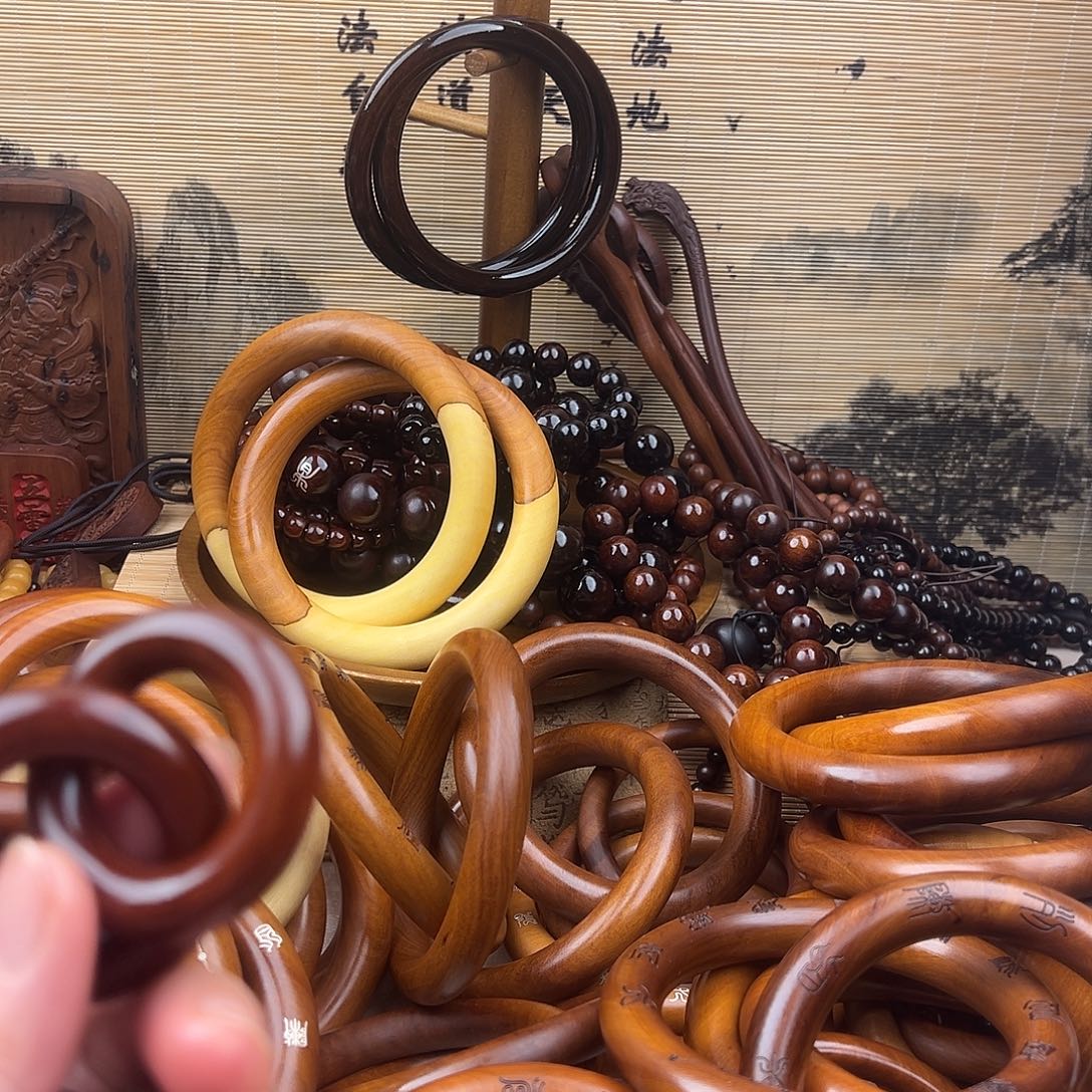 芊***萌2.5内径枣木老料乾坤圈