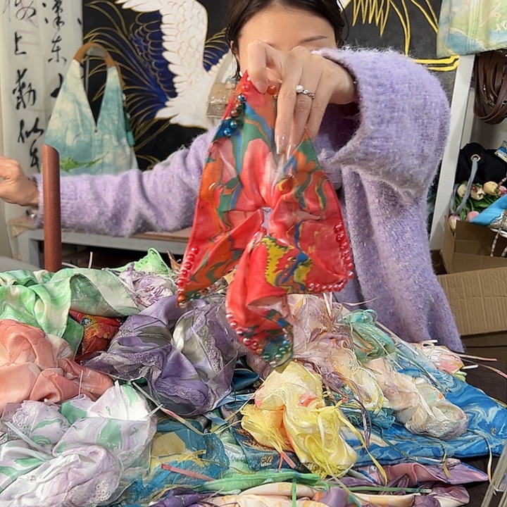 素***年066方巾发圈不退不换