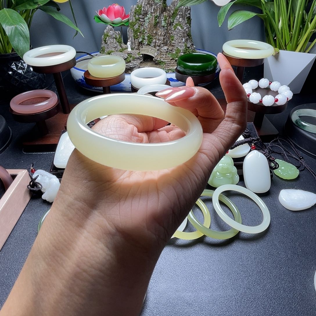 一***梅56➕圈口正圈手镯蜂蜜水