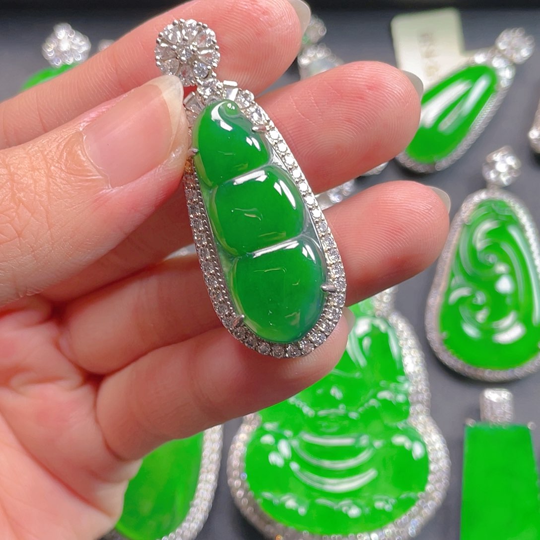 吊坠(不含链)未镶嵌翡翠