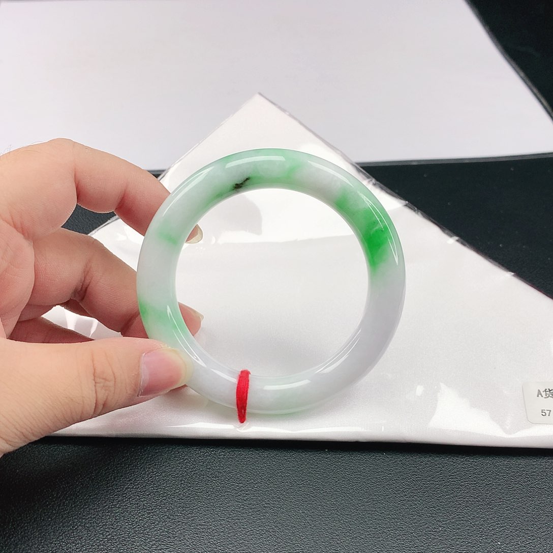 翡翠手镯未镶嵌翡翠031