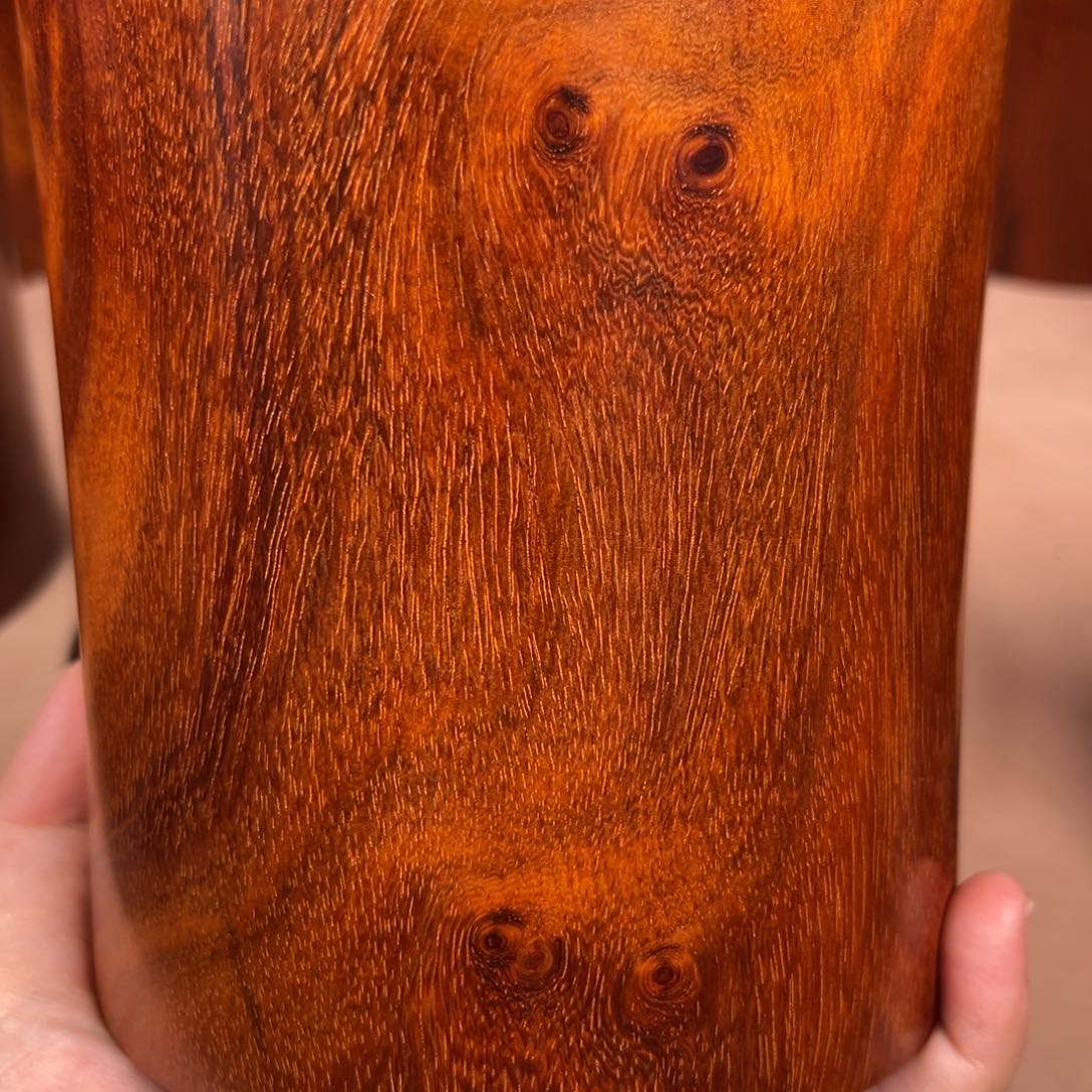 檀香木?****?找我紫檀笔筒