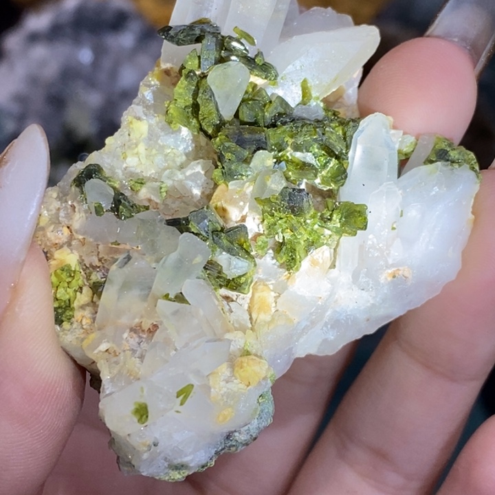 石材四川水晶绿联