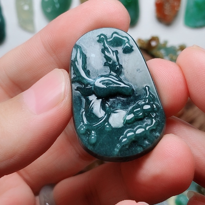 翡翠未镶嵌颈饰翡翠