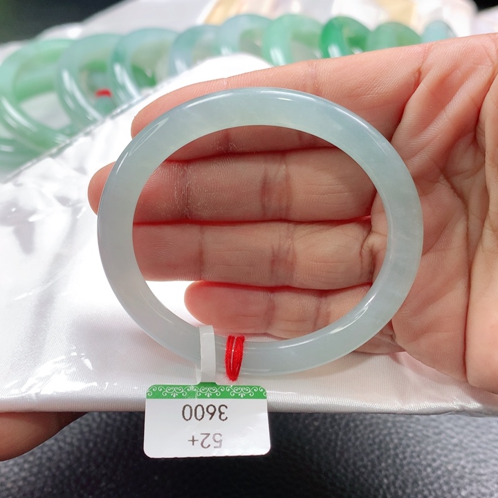 翡翠手镯未镶嵌53525263