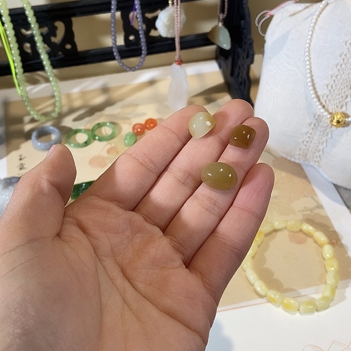 和田玉（糖玉）未镶嵌颈饰这个