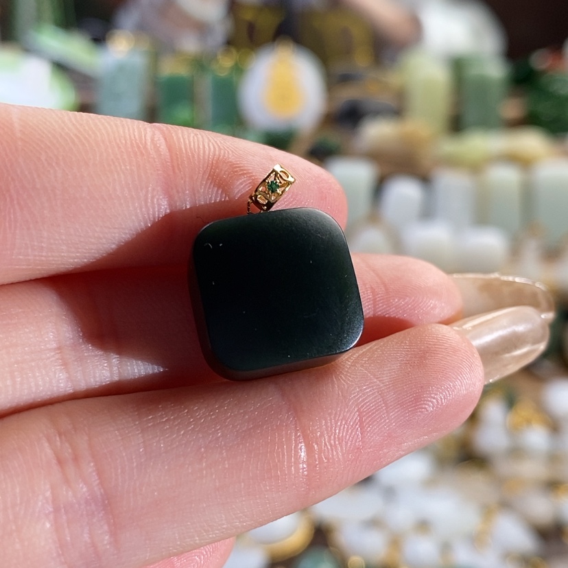 【闪购商品】和田玉吊坠18K金镶嵌