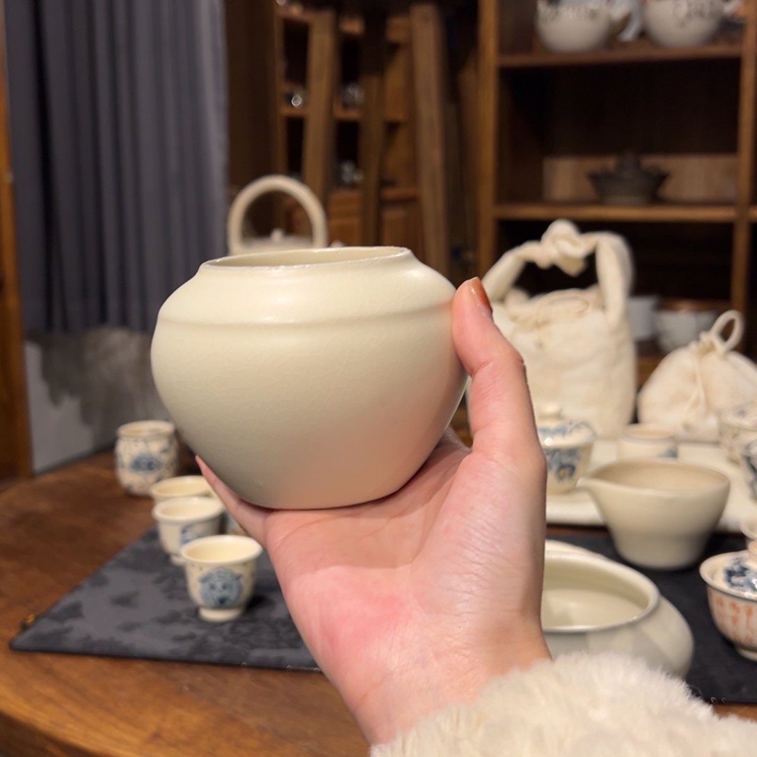 摆件陶瓷。     陶瓷。    