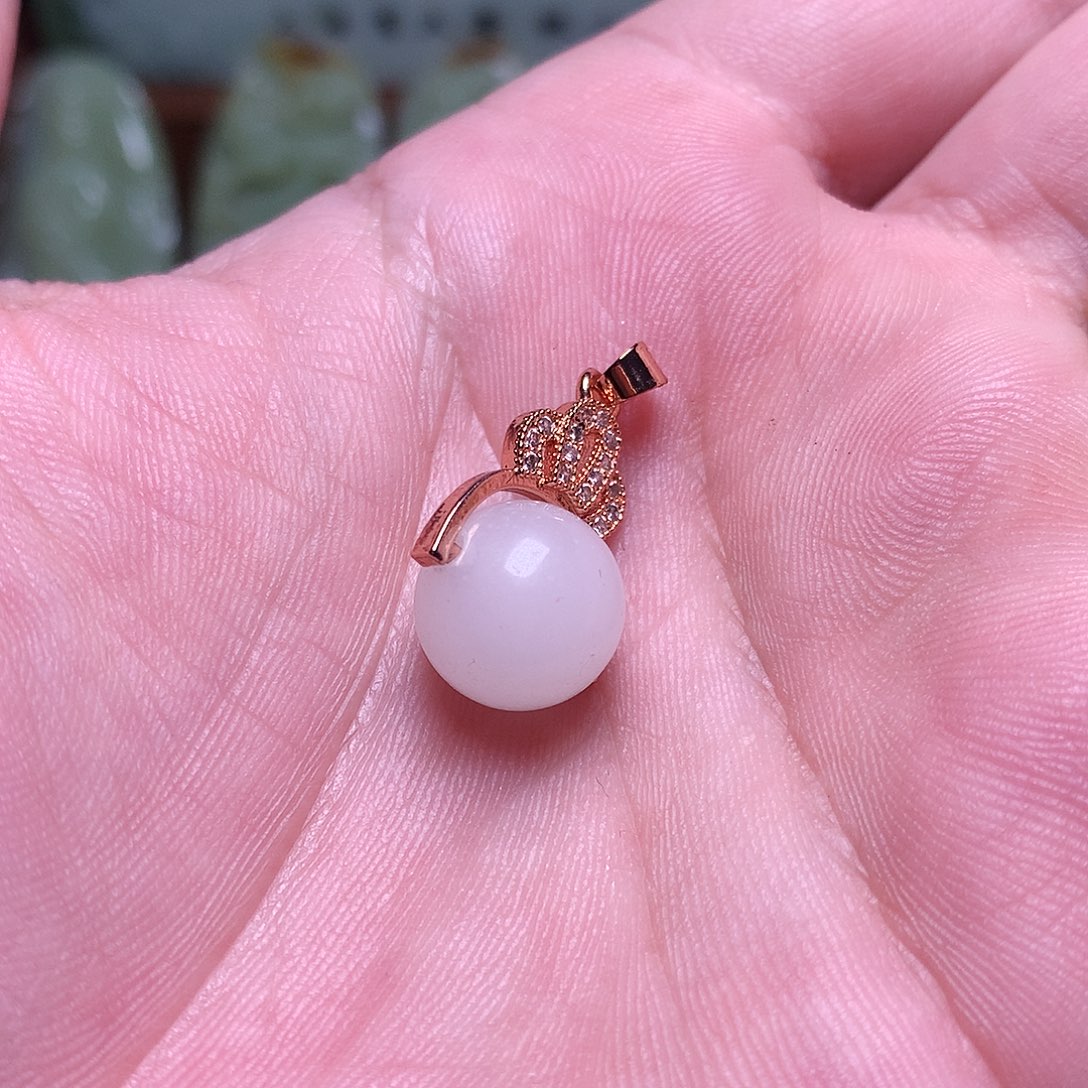 石英质玉（金丝玉）颈饰合金