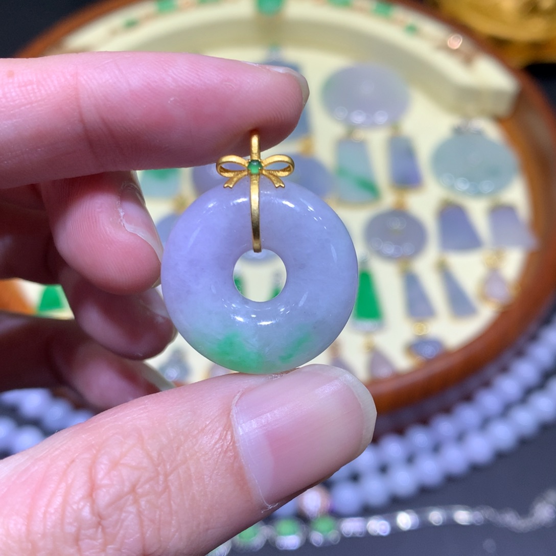 翡翠吊坠(不含链)18K金镶嵌