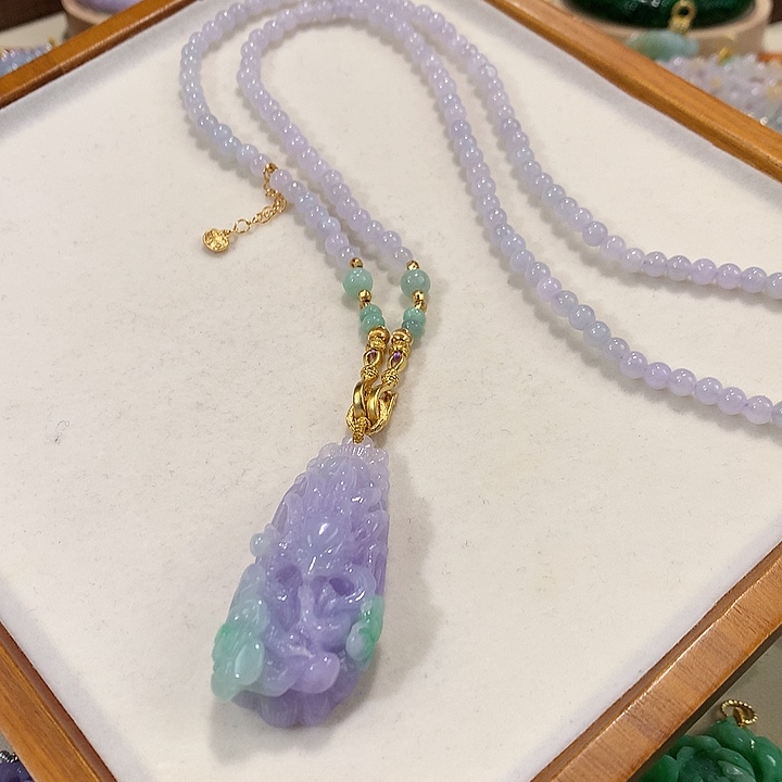 翡翠未镶嵌颈饰翡翠吊坠