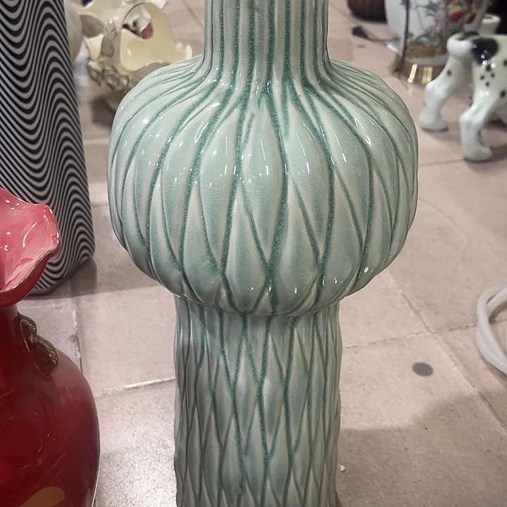 瓷片瑕。。。。。。。。？。。。。。。