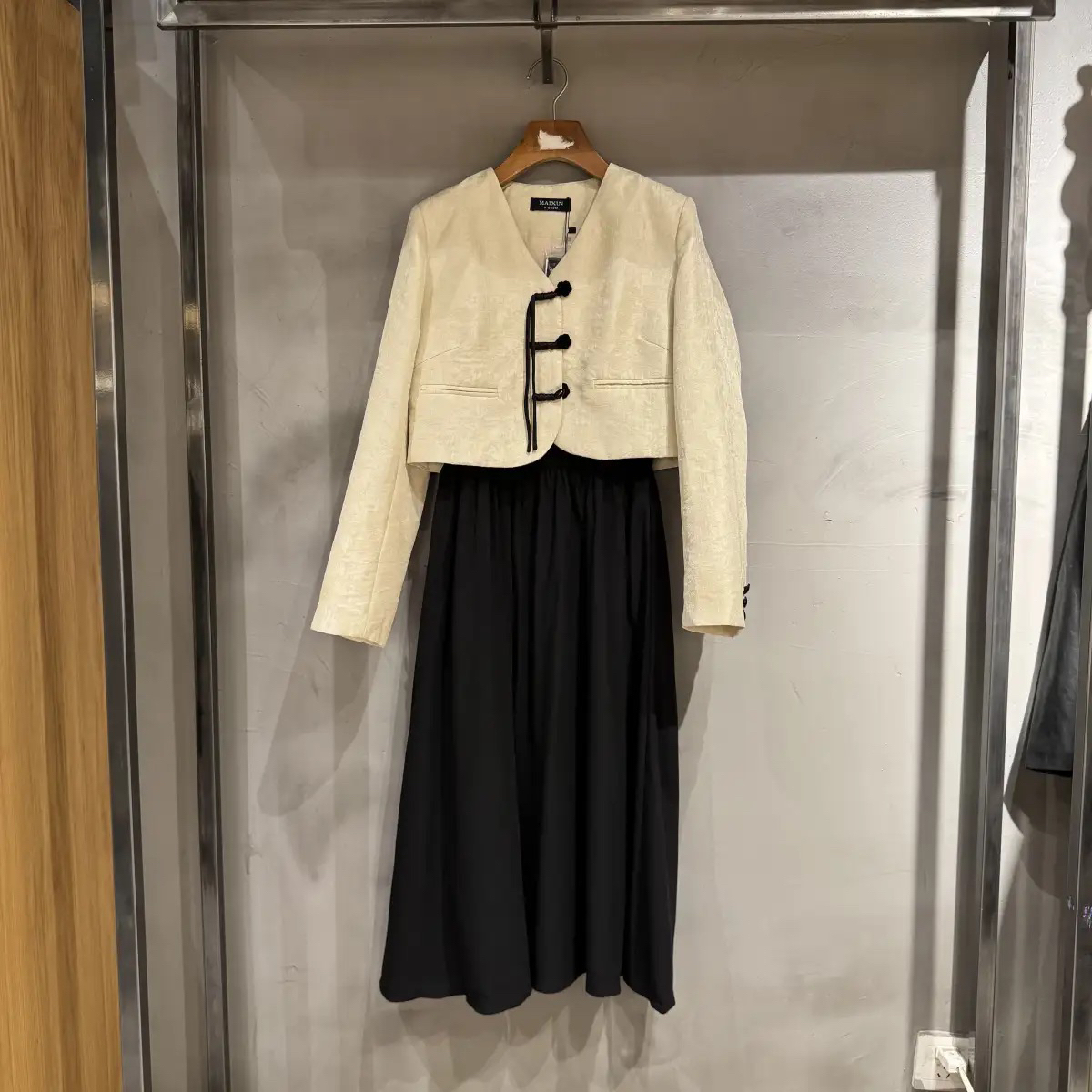 麦寻女装2025春季新款特惠新中式外套吊带连衣裙两件套TZQBQ049