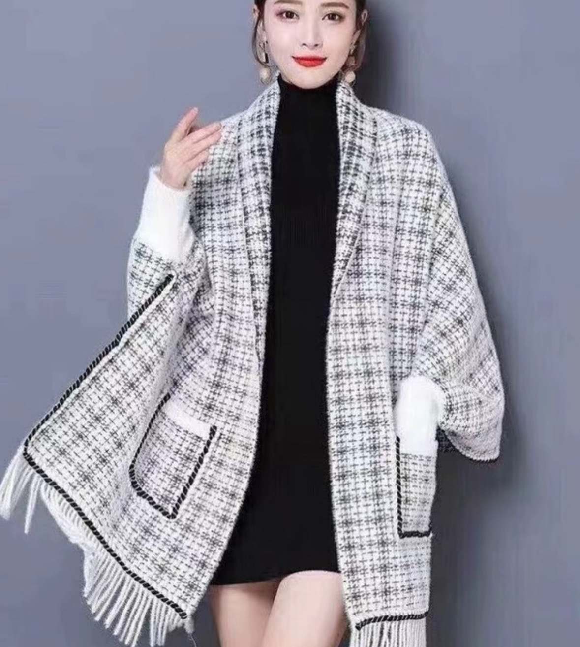 内蒙古厂家直邮水貂绒带袖子披肩斗篷可以直接穿的衣服两侧带口袋