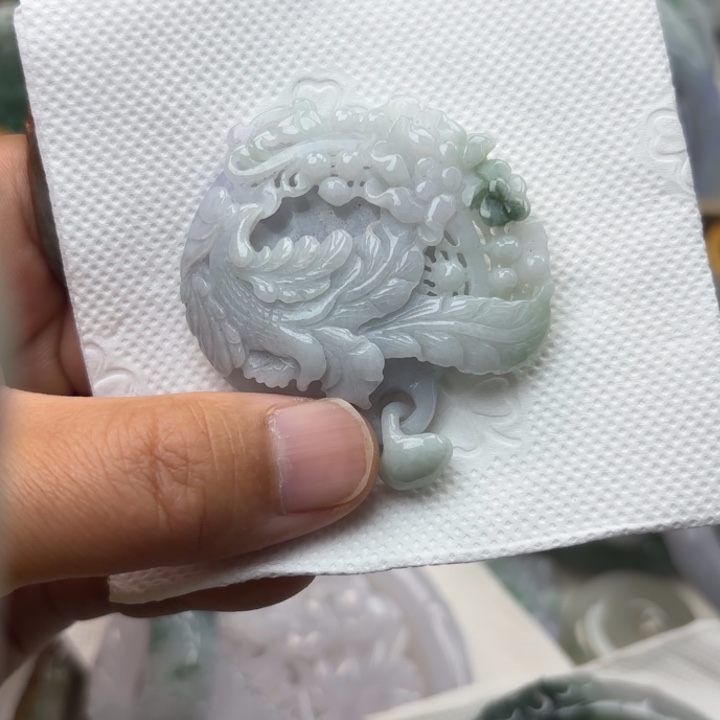 翡翠未镶嵌颈饰凤穿牡丹吊坠216