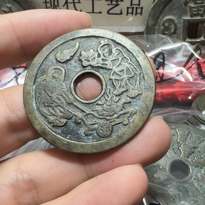 渭***蛋铜现代工艺品花钱