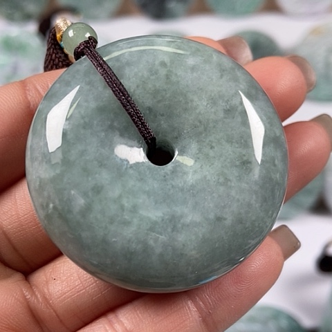 翡翠颈饰未镶嵌平安扣福利