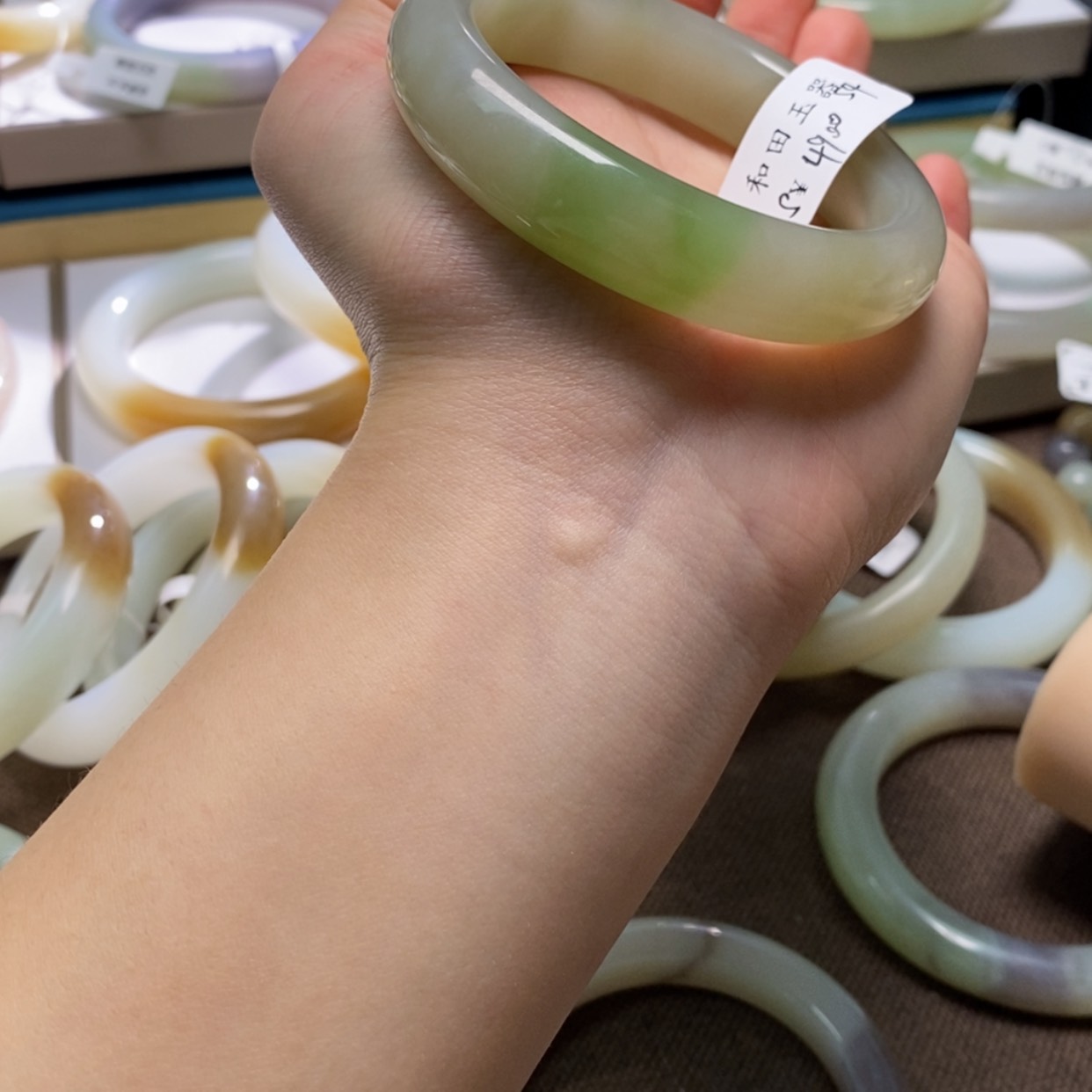 【闪购商品】和田玉手镯未镶嵌