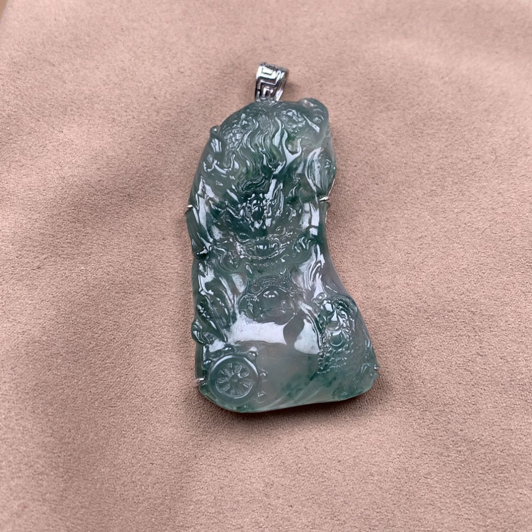 翡翠18K金镶嵌颈饰缅甸翡翠