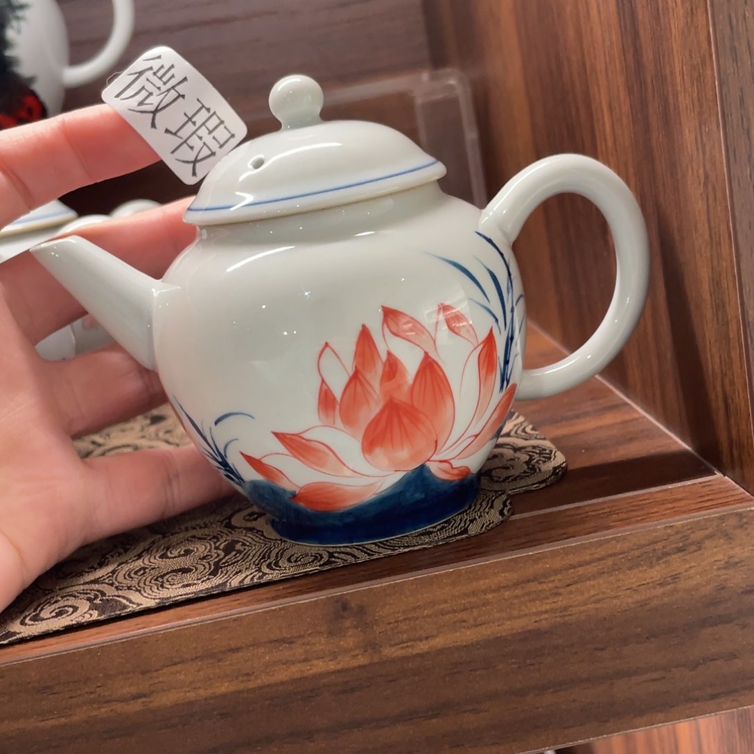 釉下手绘茶具微瑕