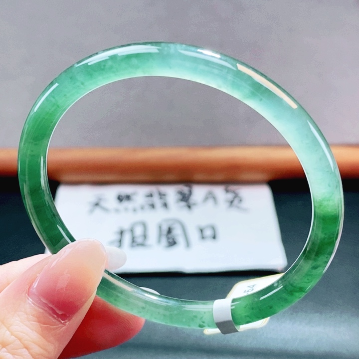 翡翠未镶嵌手镯翡翠手镯65
